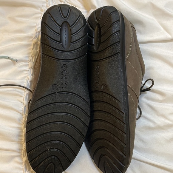NWOB Ecco suede shoes - Picture 3 of 7